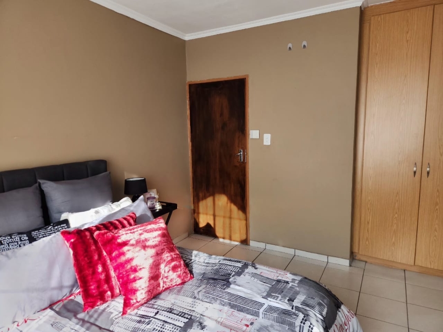 3 Bedroom Property for Sale in Azalea Park North West